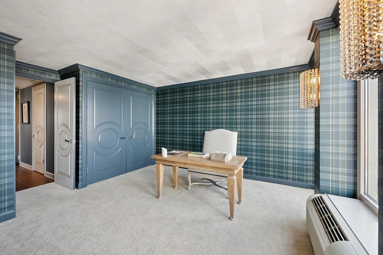 111 E Chestnut Street Unit: 22A