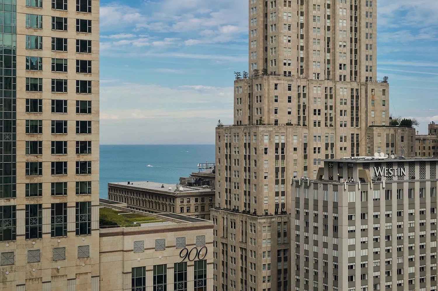 111 E Chestnut Street Unit: 22A