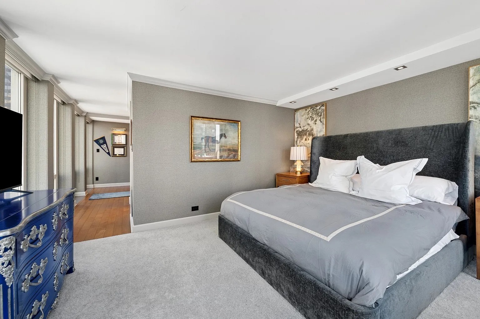 111 E Chestnut Street Unit: 22A