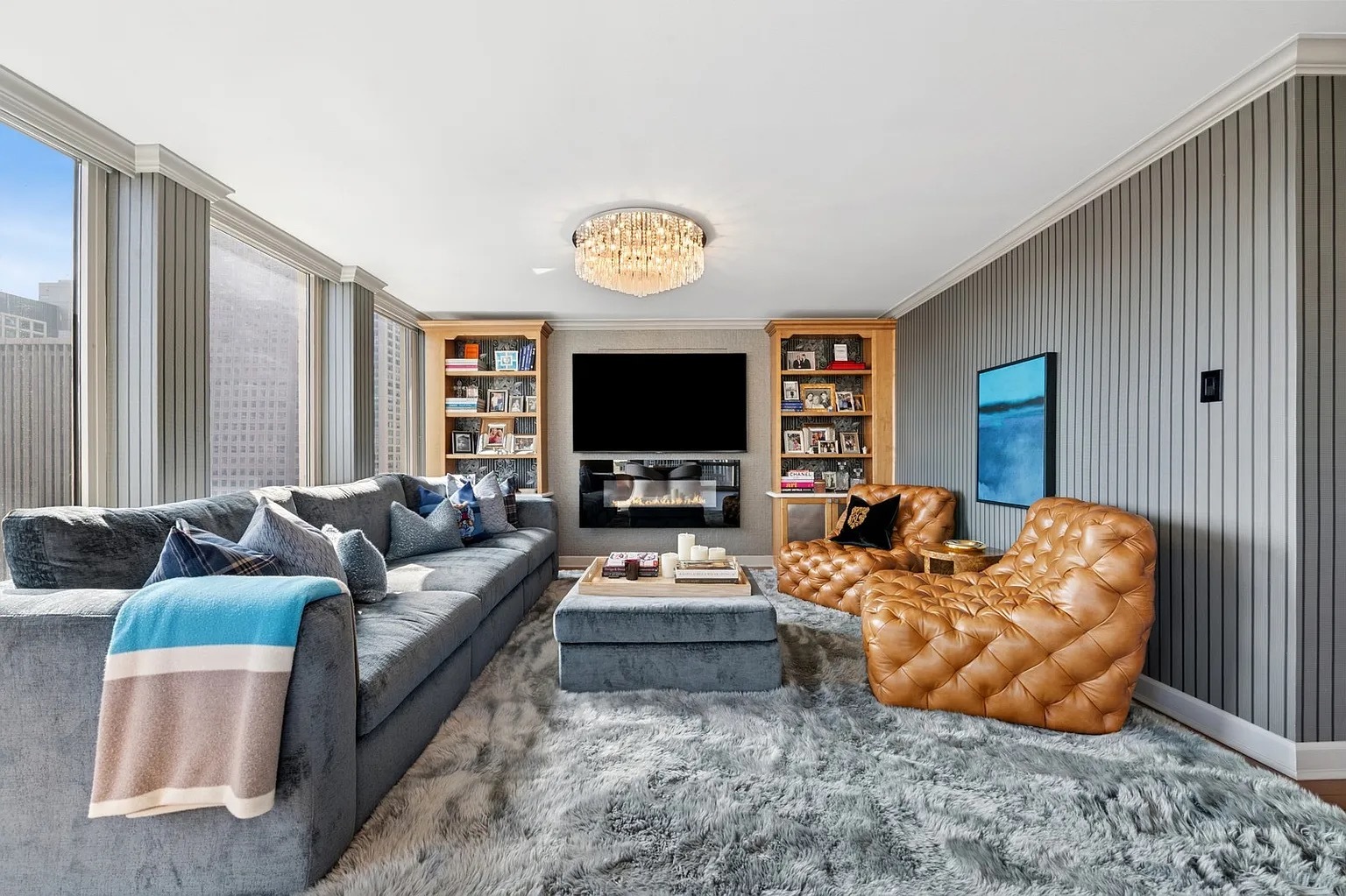 111 E Chestnut Street Unit: 22A