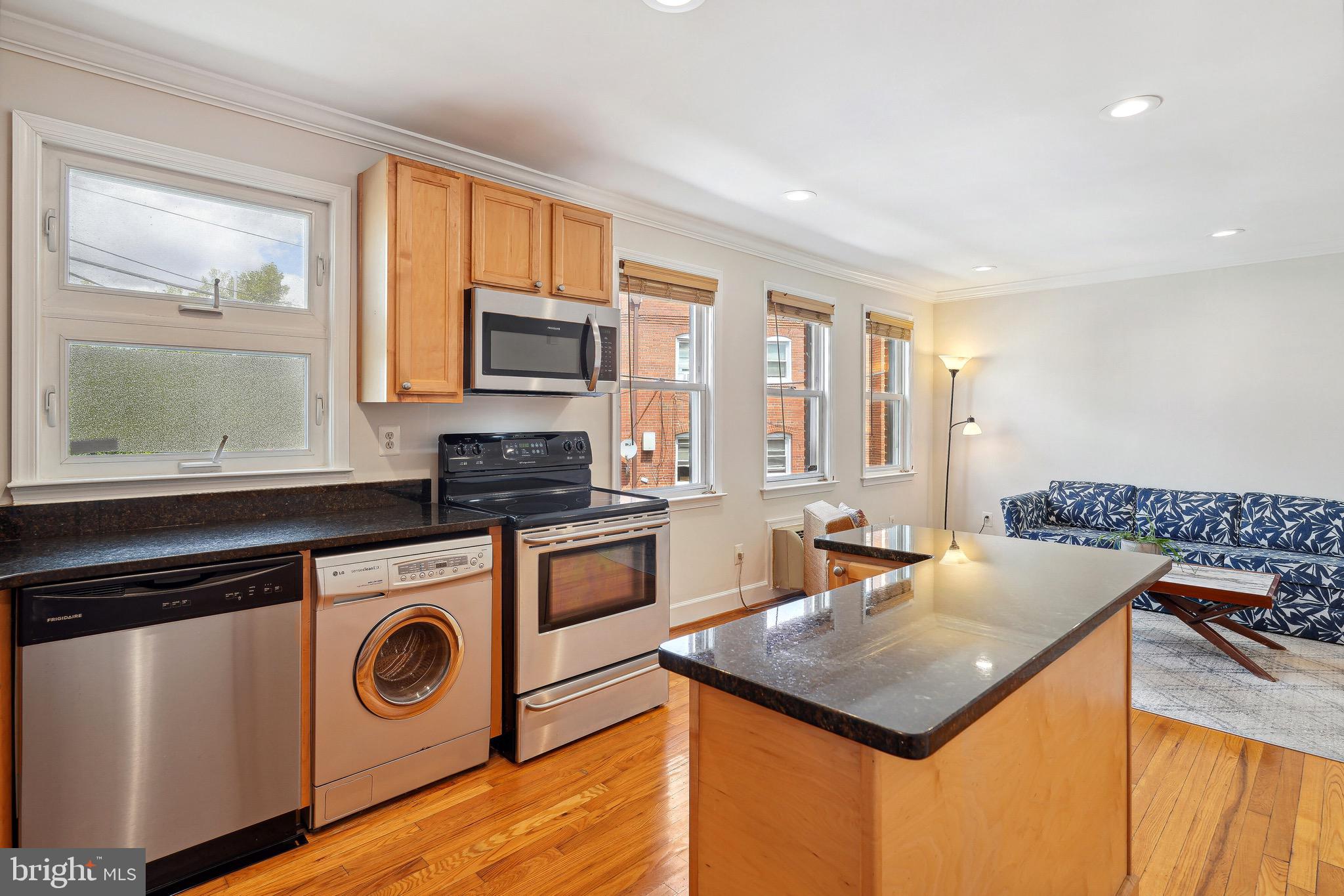 420 Oklahoma Ave NE #202