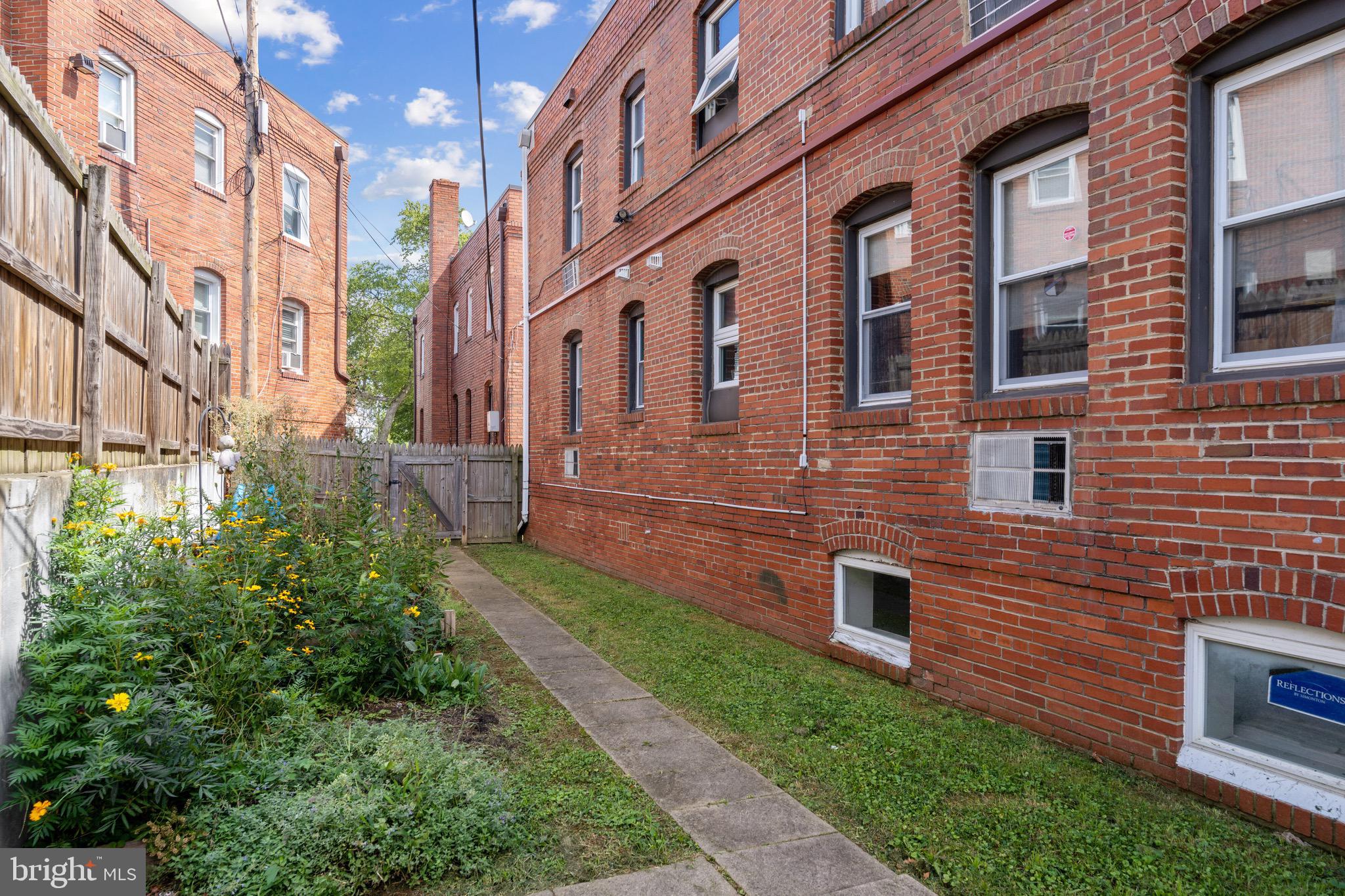 420 Oklahoma Ave NE #202