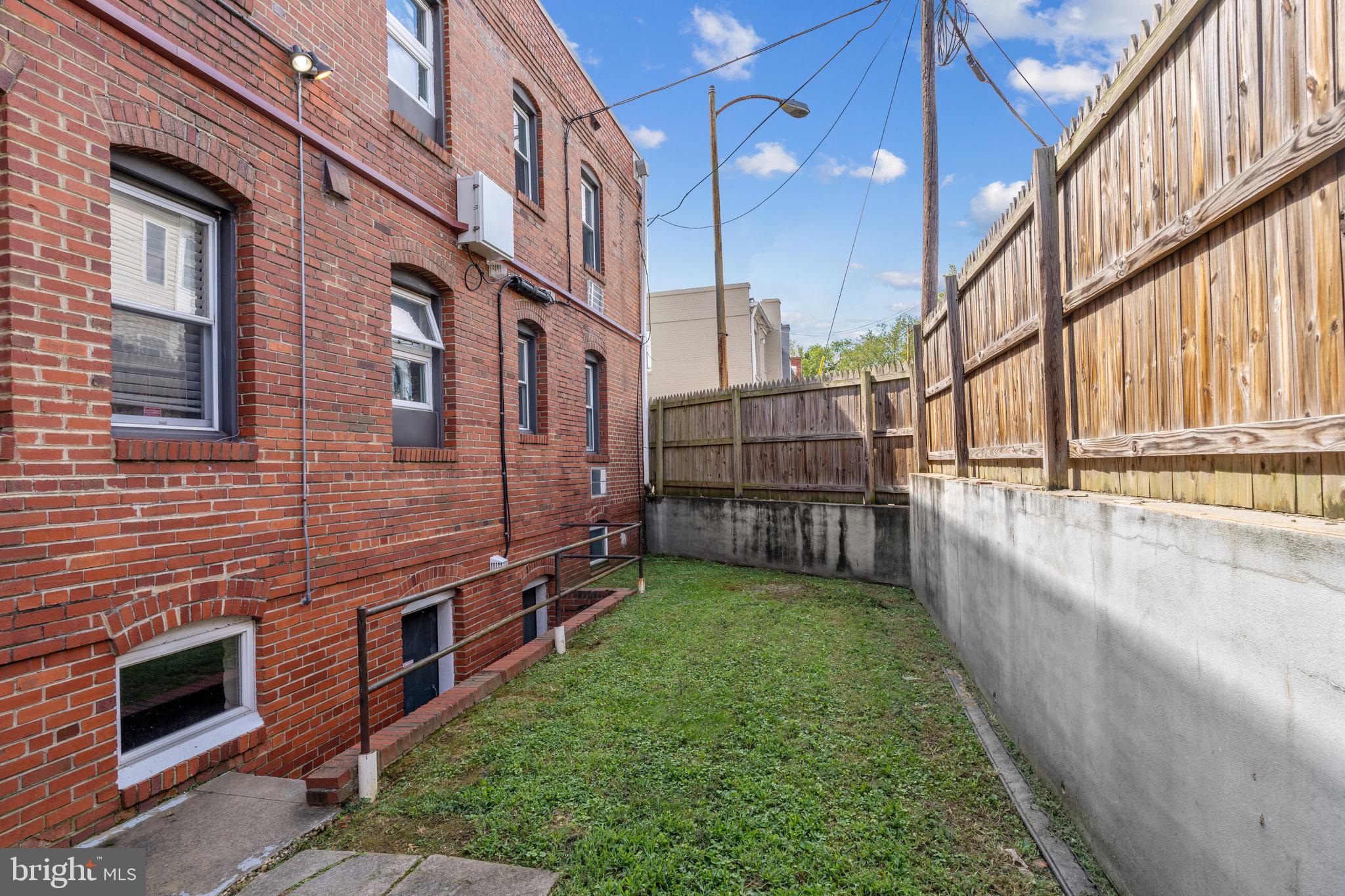 420 Oklahoma Ave NE #202