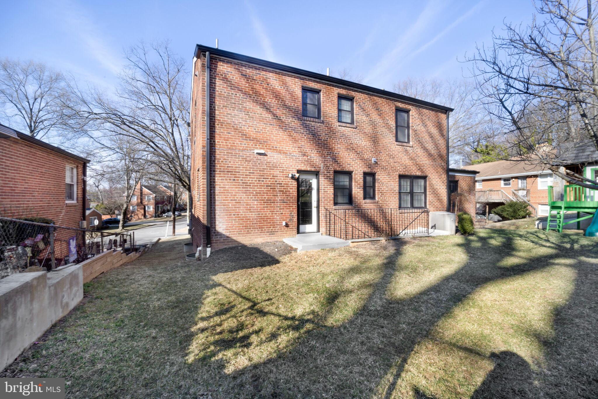 3729 Carpenter St SE