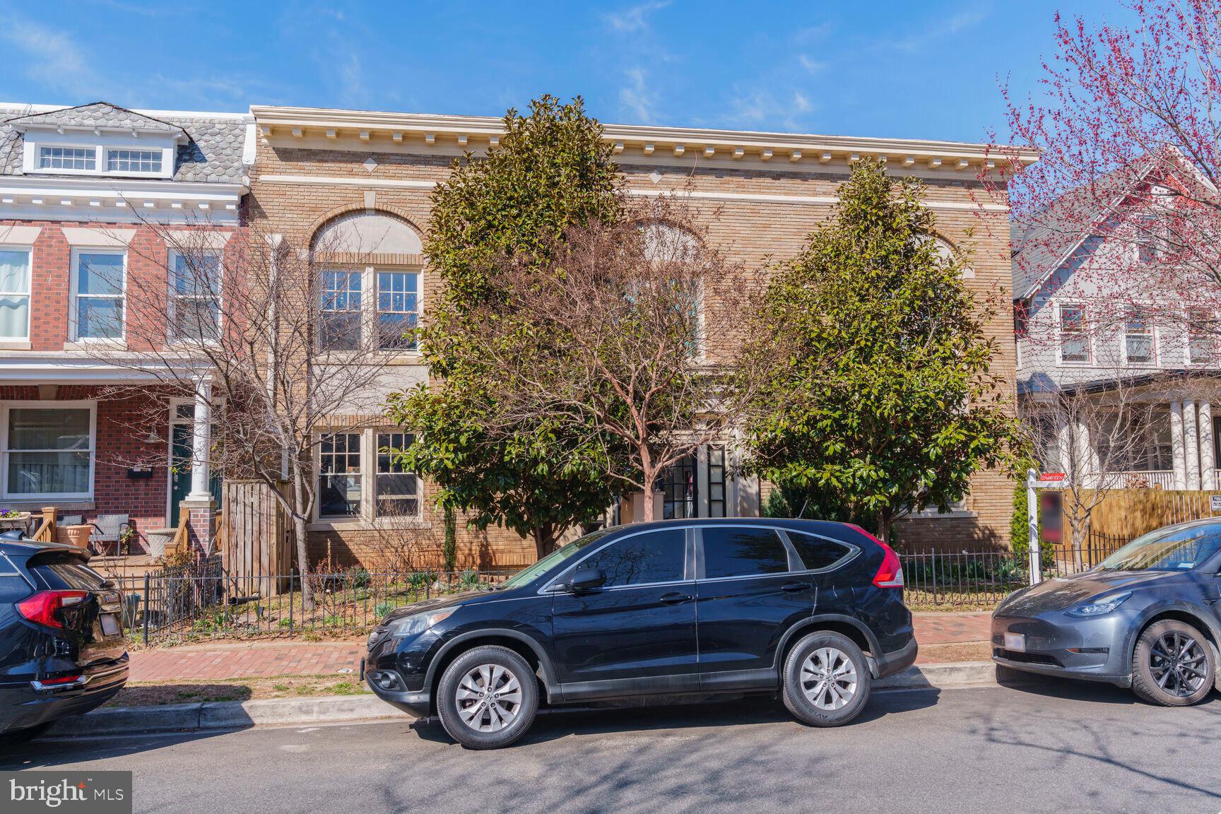 1823 Newton St NW #209