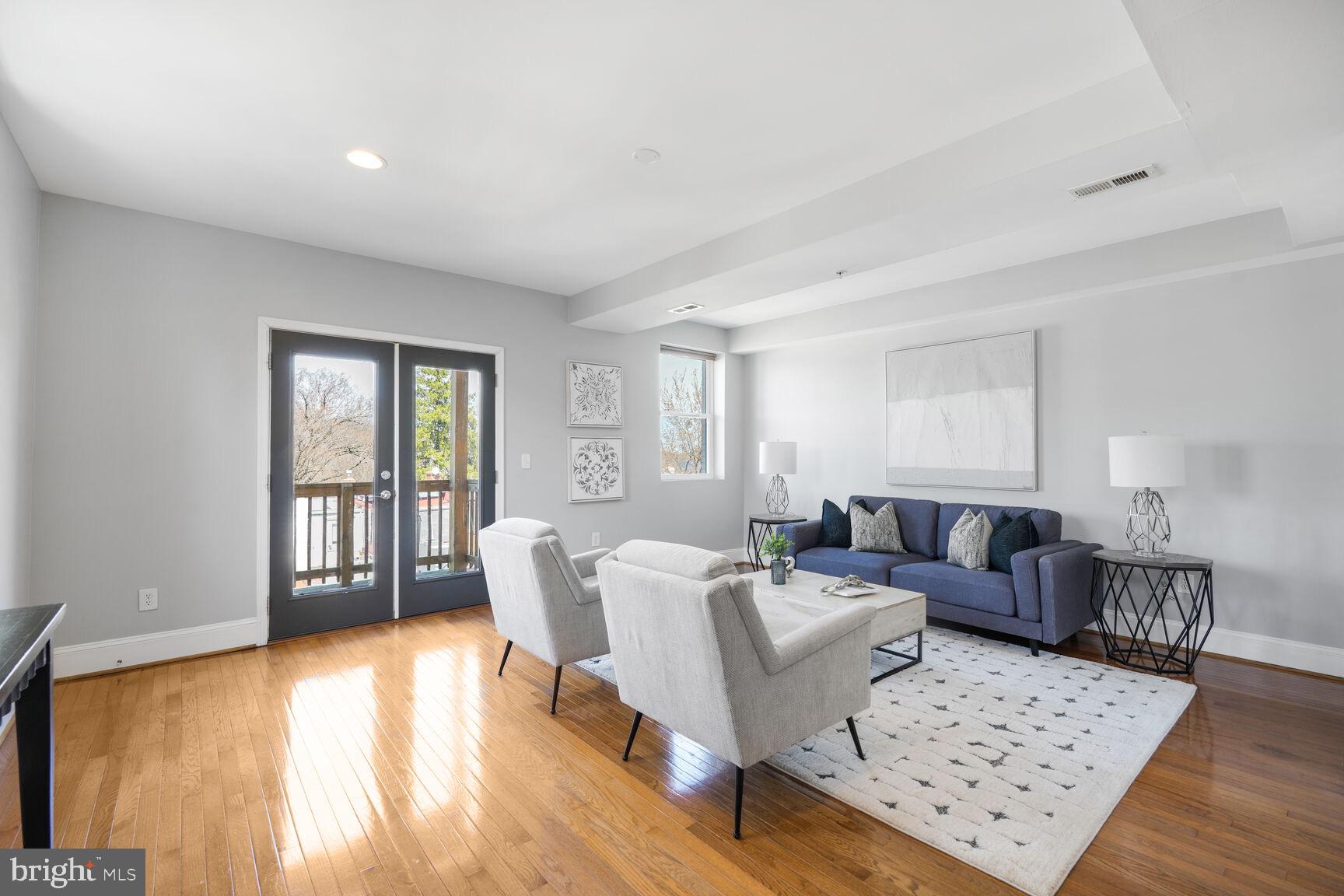 1823 Newton St NW #209