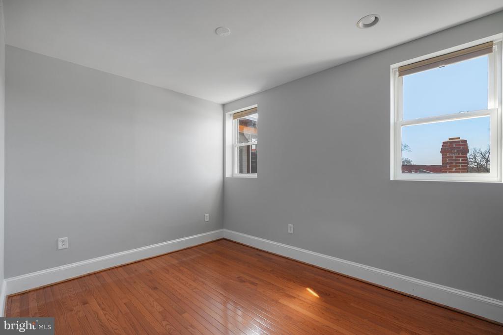 1823 Newton St NW #209