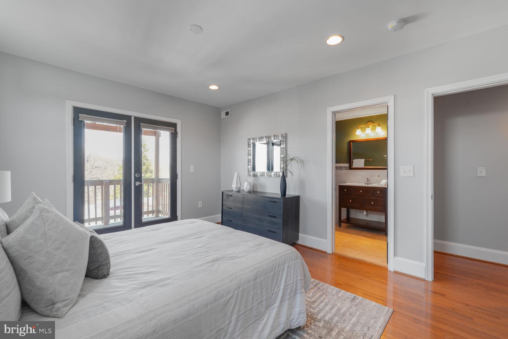 1823 Newton St NW #209