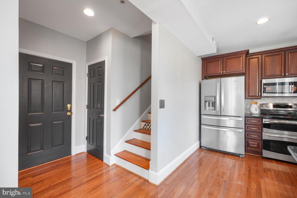 1823 Newton St NW #209