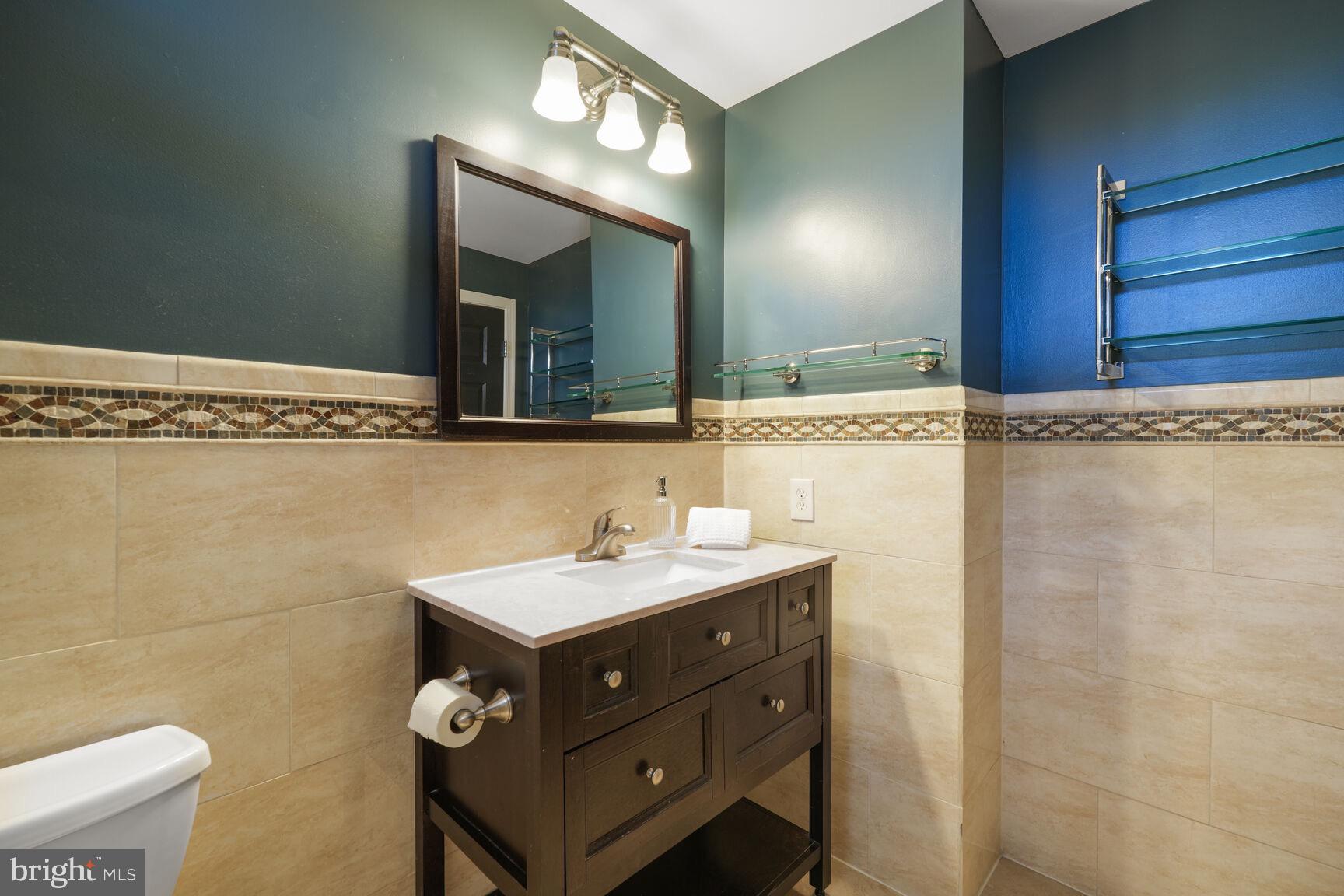 1823 Newton St NW #209