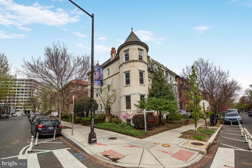 1933 S St NW #E