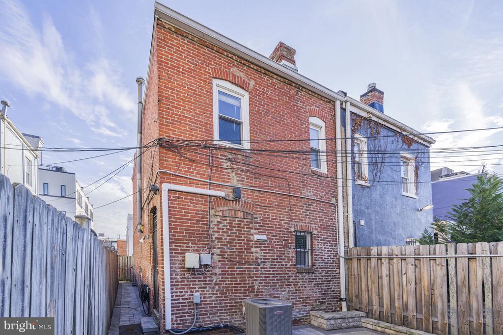 1246 WYLIE ST NE