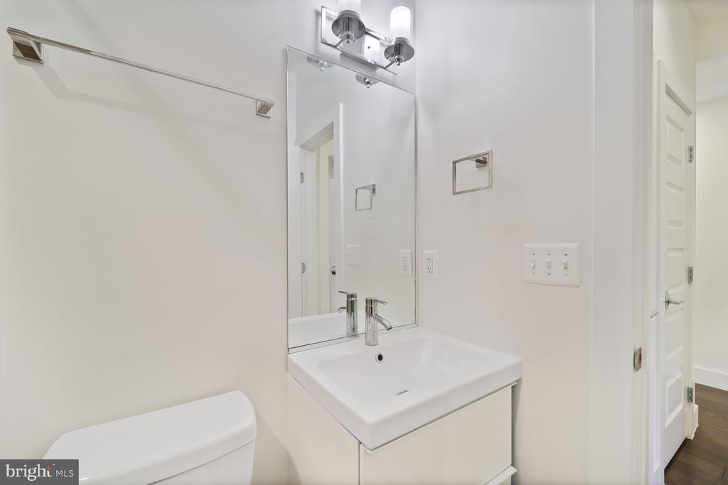 525 Kennedy St NW #4