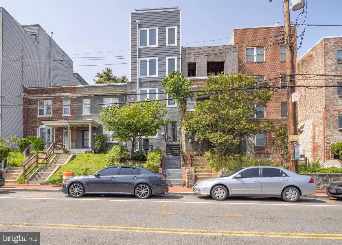 525 Kennedy St NW #4