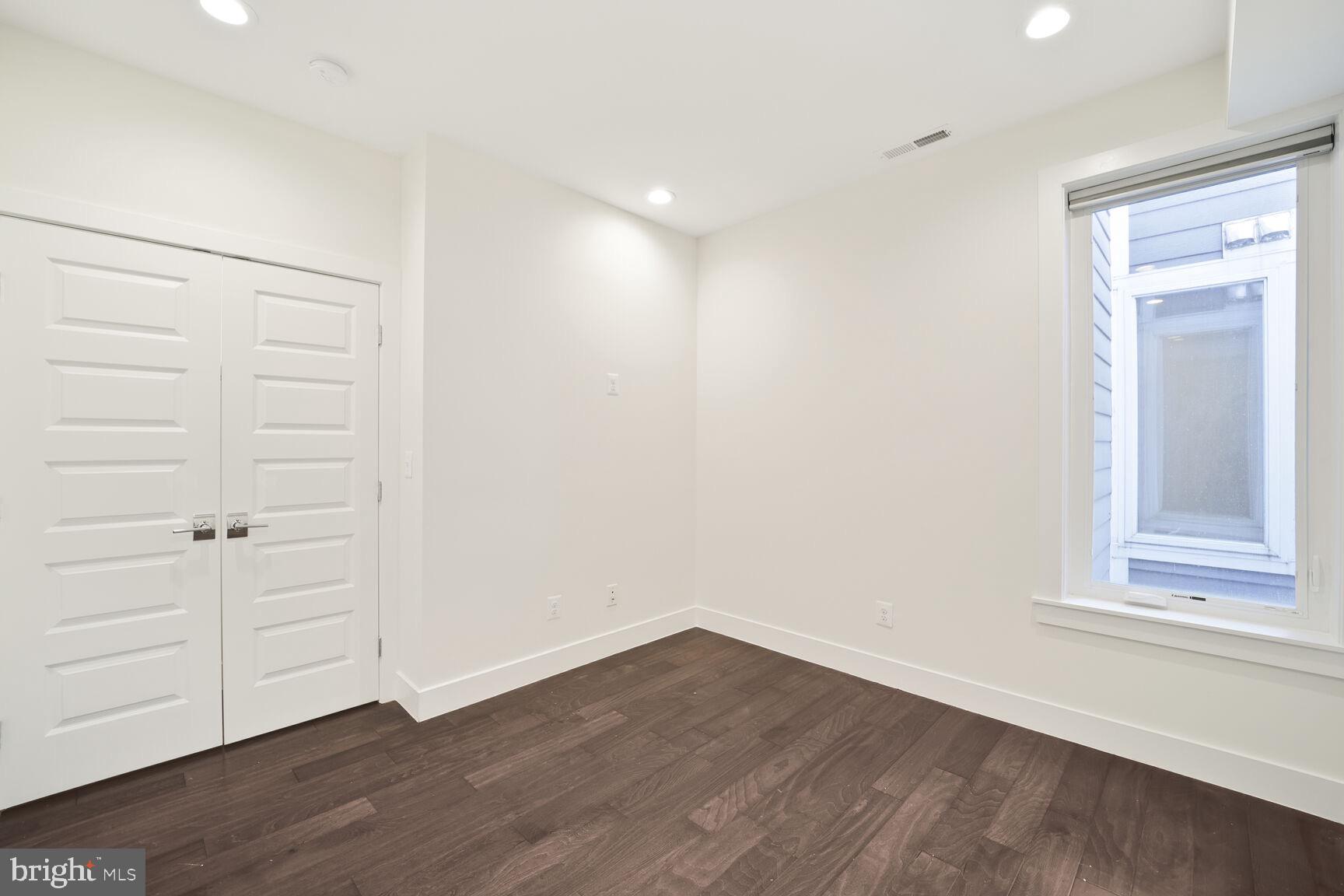 525 Kennedy St NW #4