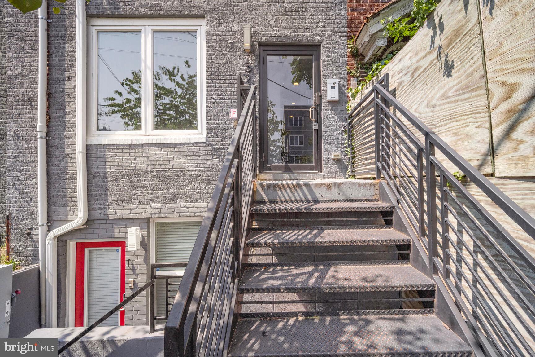 525 Kennedy St NW #4