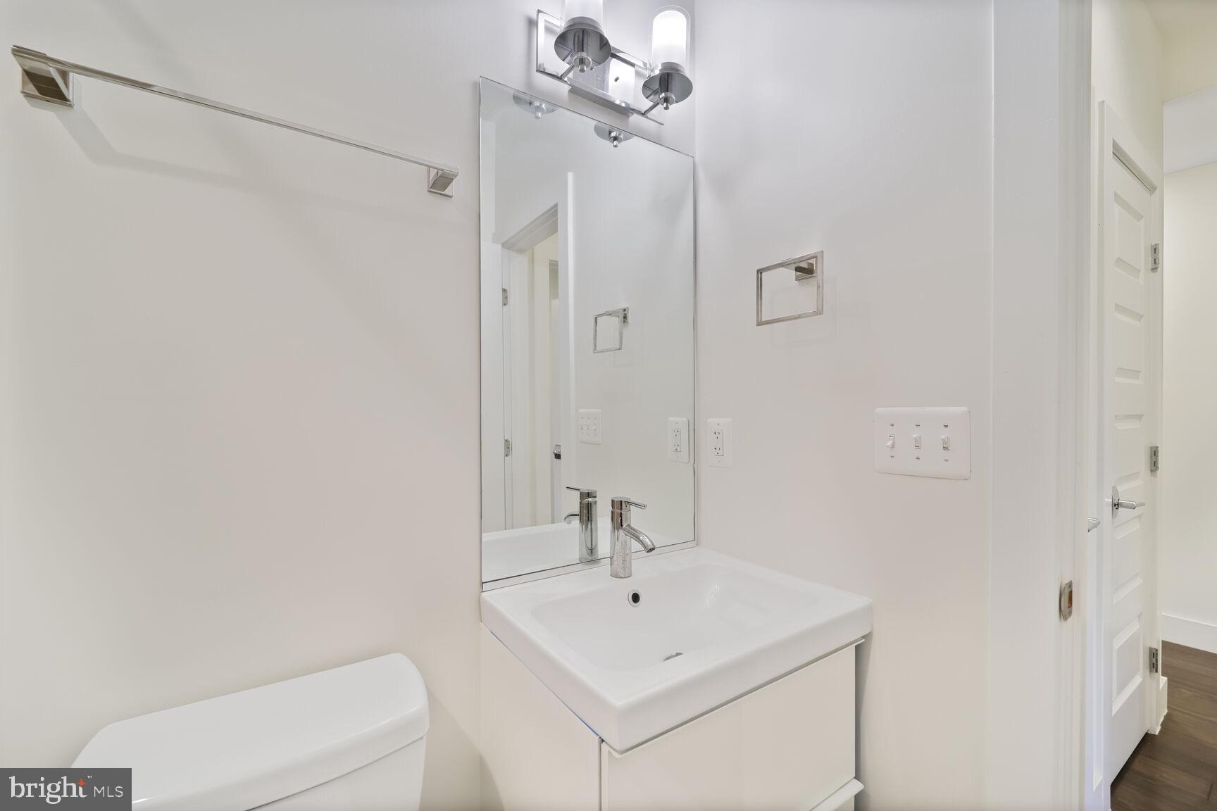 525 Kennedy St NW #4