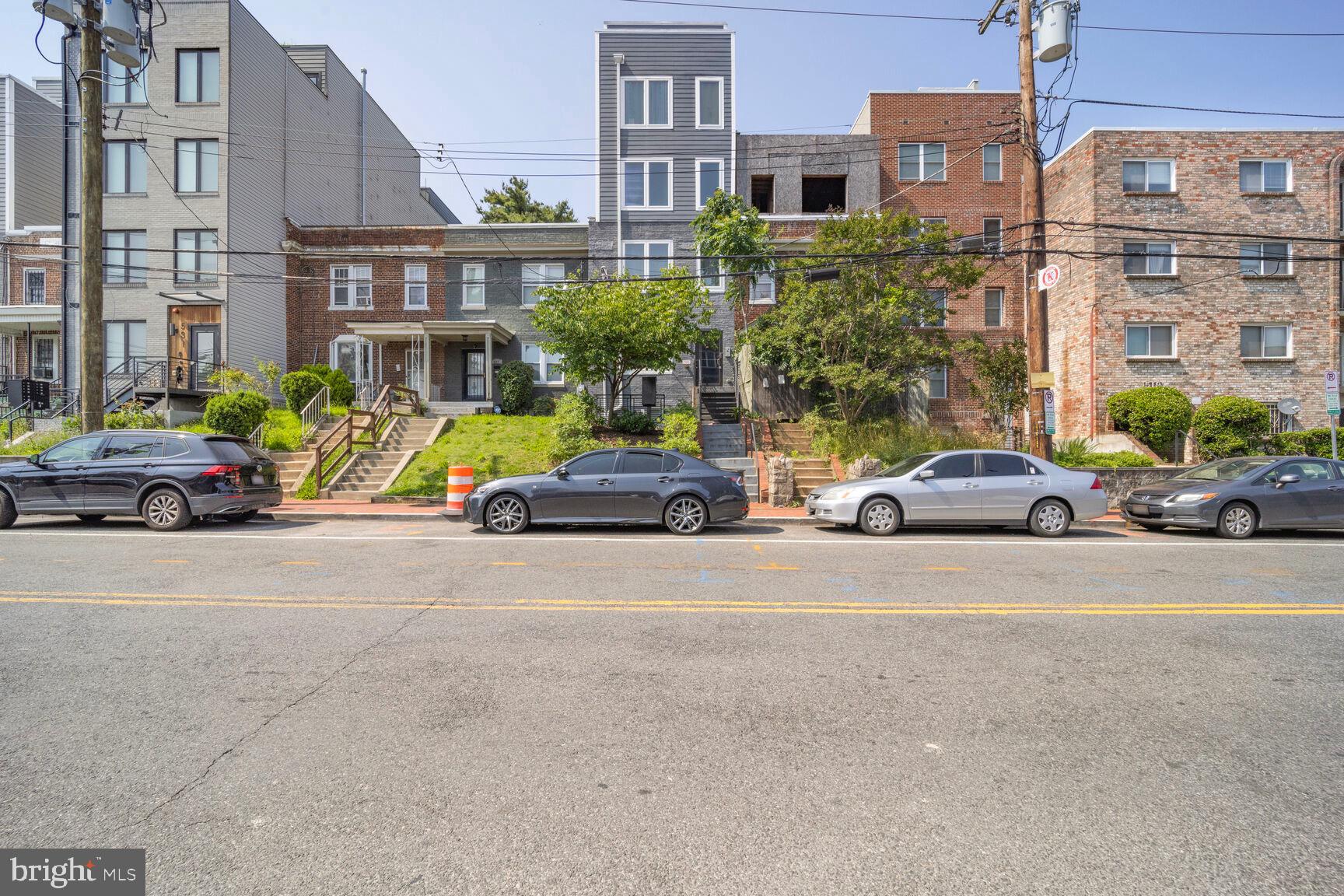 525 Kennedy St NW #4