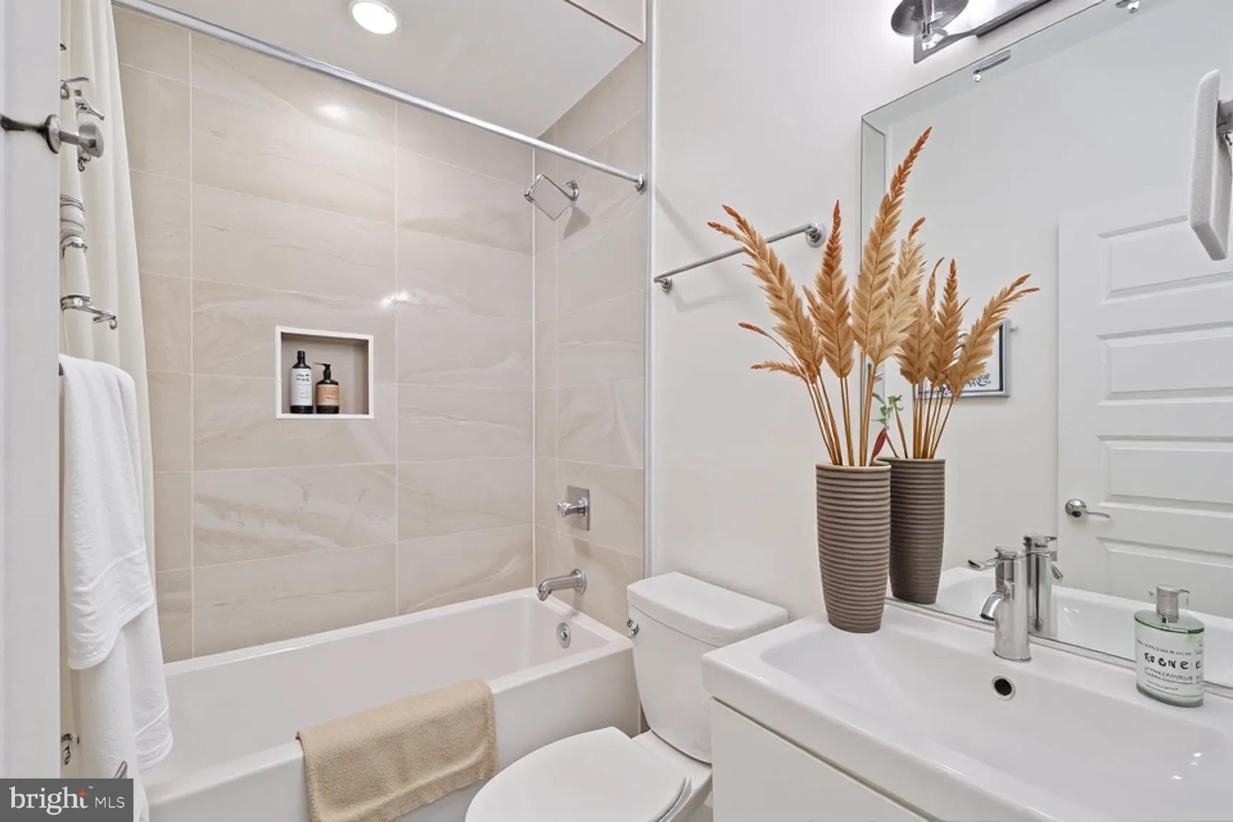 525 Kennedy St NW #4