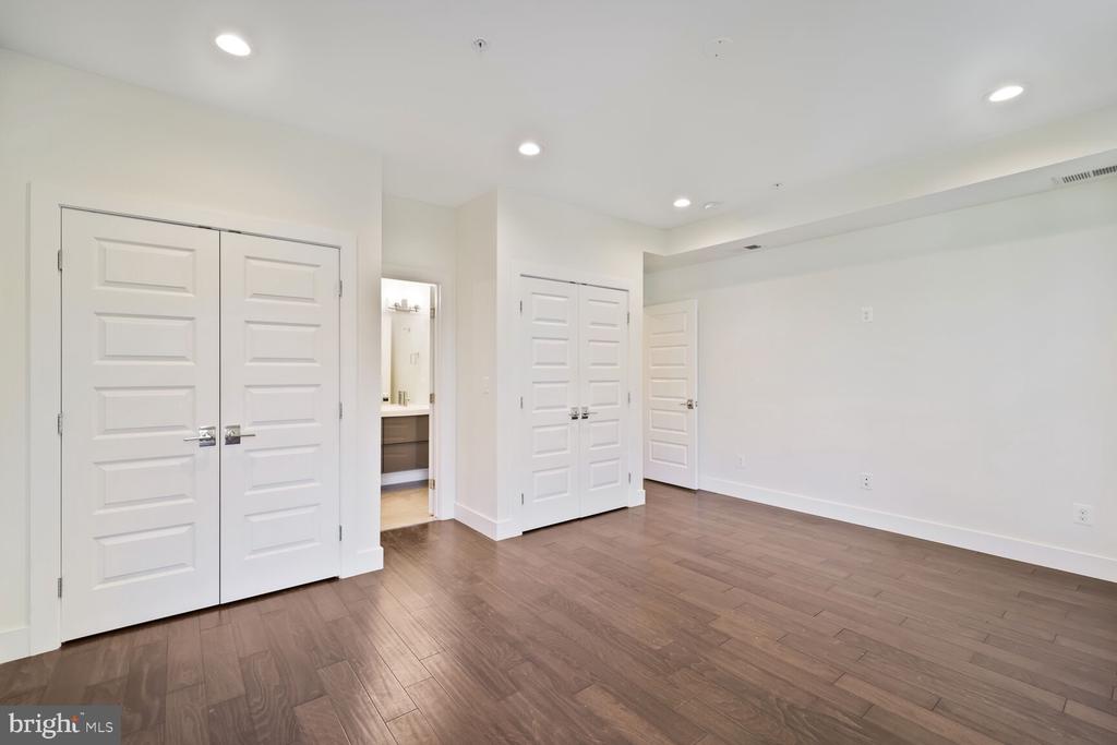 525 Kennedy St NW #4