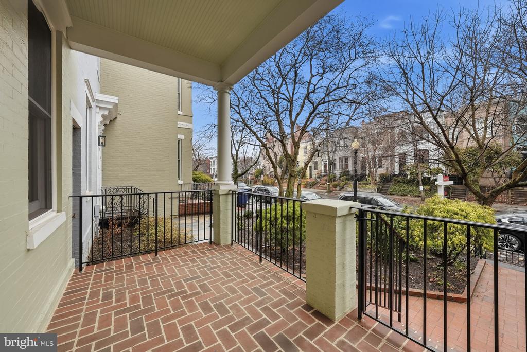 613 G STREET SE