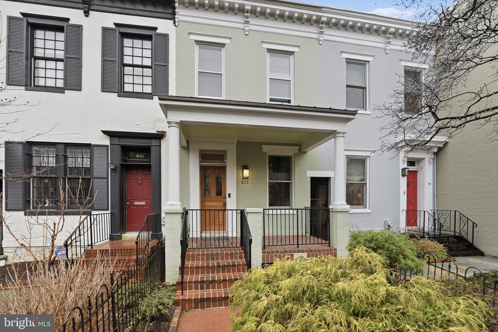 613 G STREET SE