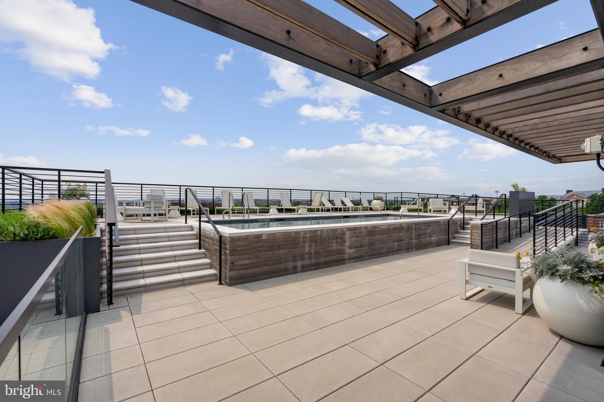 1625 ECKINGTON PL NE PH312