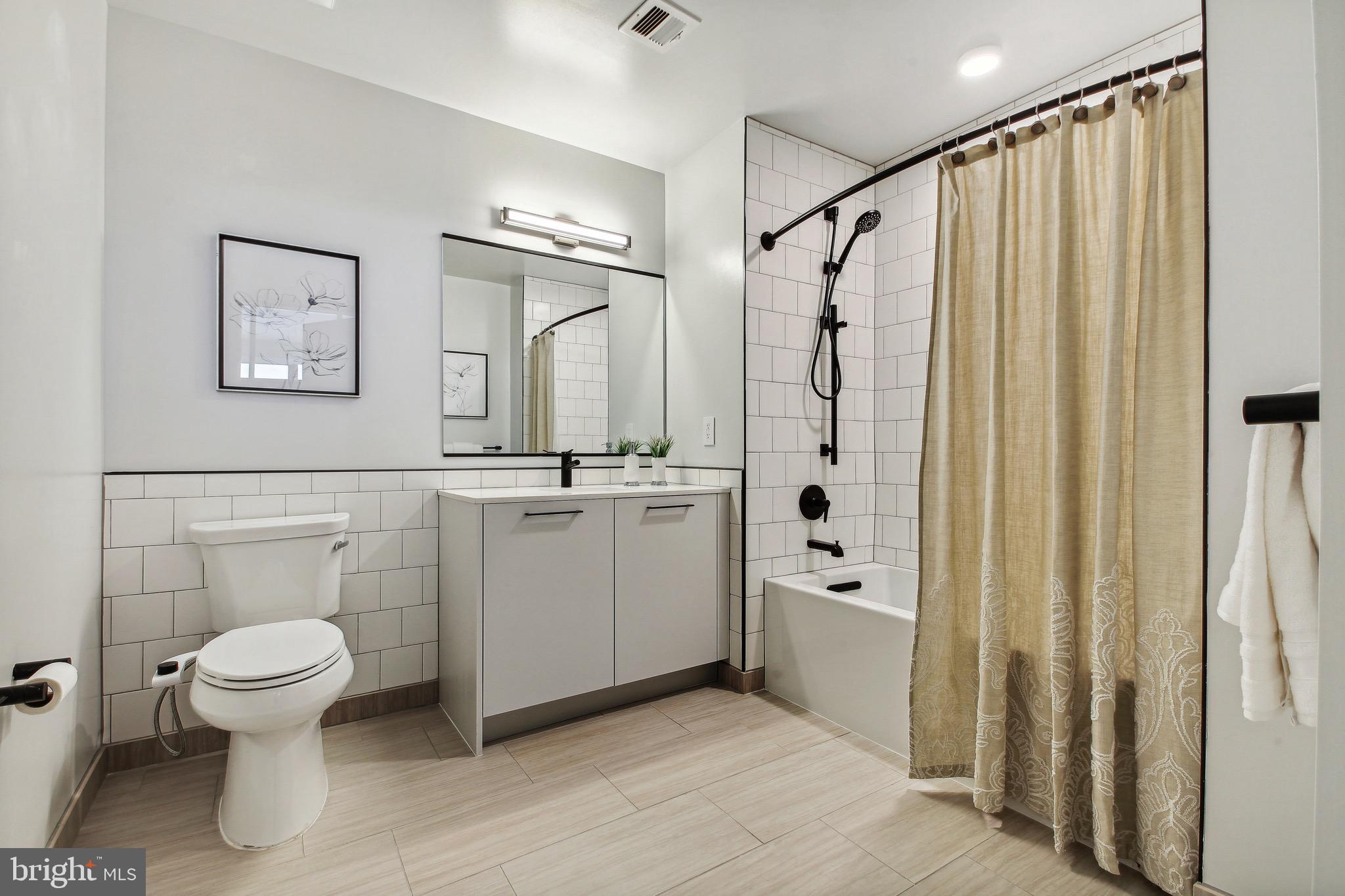 1625 ECKINGTON PL NE PH312