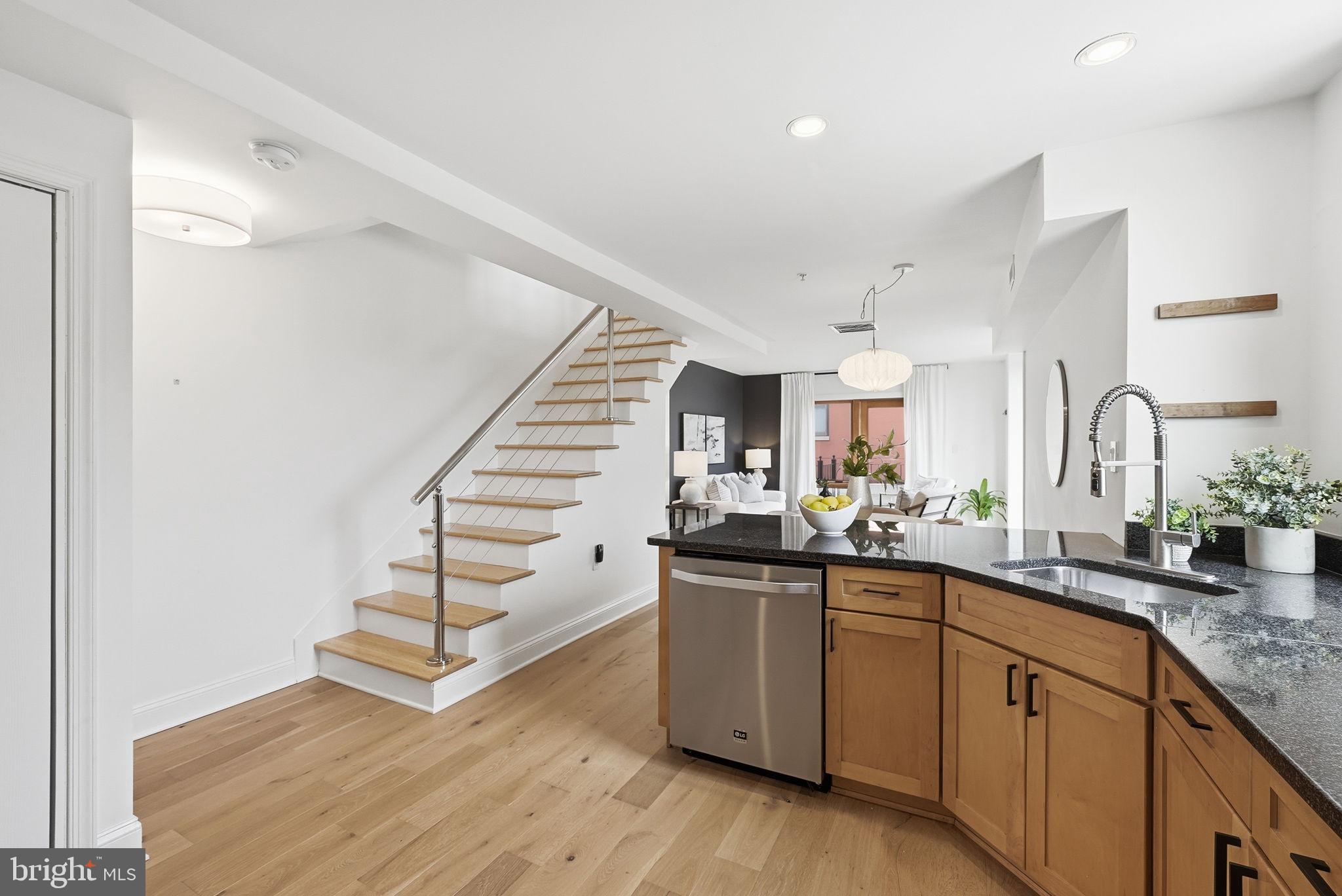 2713 ONTARIO ROAD NW 5