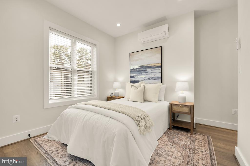 1120 PENN STREET NE Unit: 2