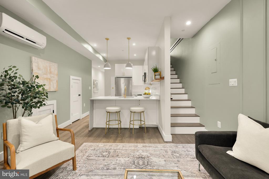 1120 PENN STREET NE Unit: 2