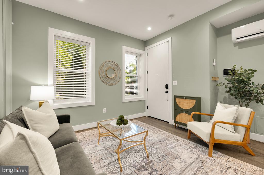 1120 PENN STREET NE Unit: 2
