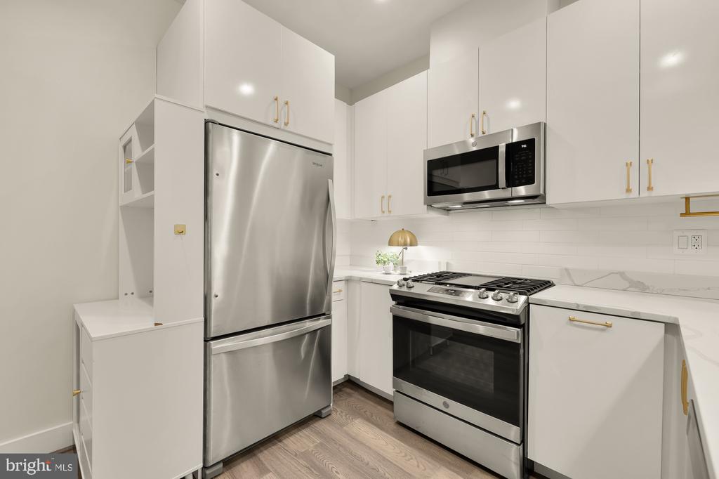 1120 PENN STREET NE Unit: 2