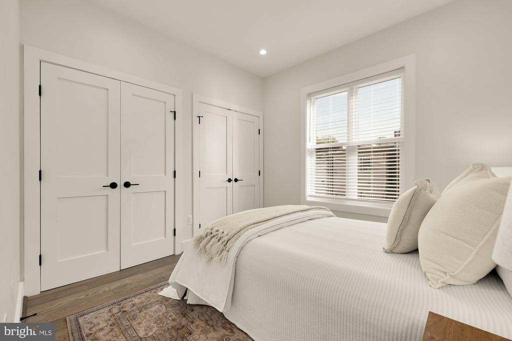 1120 PENN STREET NE Unit: 2