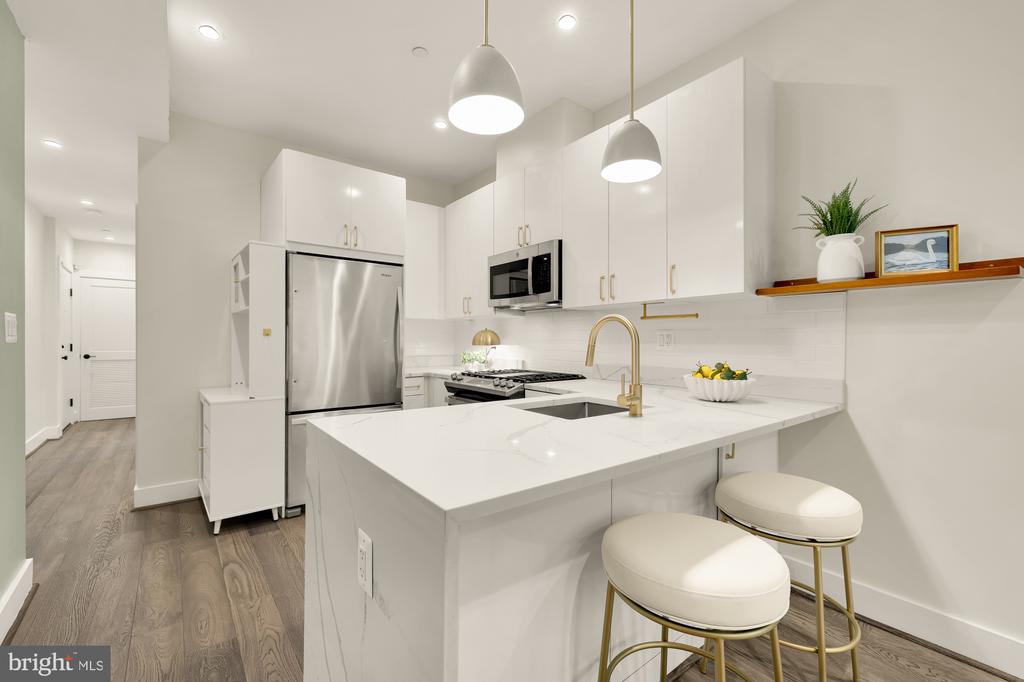 1120 PENN STREET NE Unit: 2