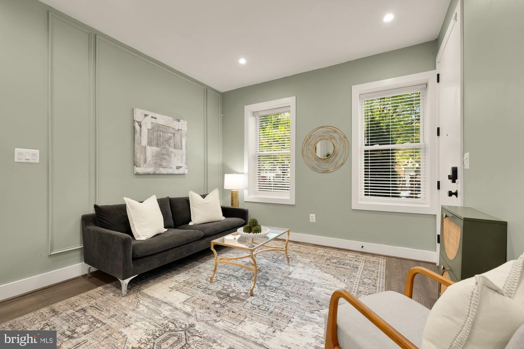 1120 PENN STREET NE Unit: 2