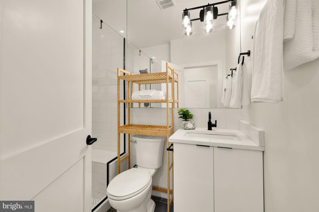 1120 PENN STREET NE Unit: 2