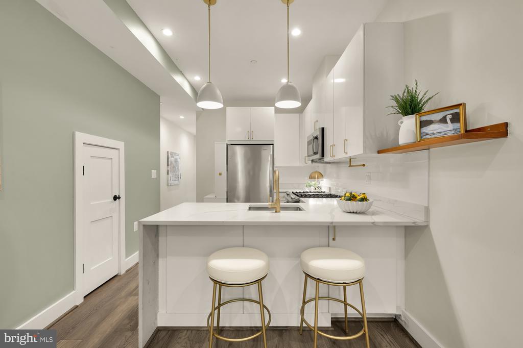 1120 PENN STREET NE Unit: 2