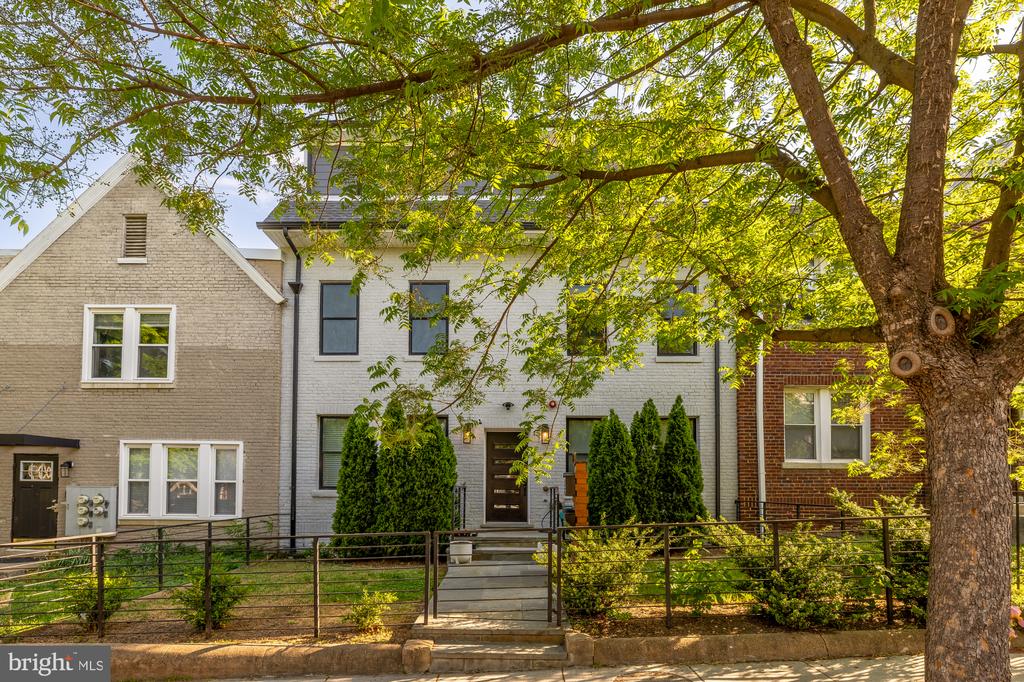 1120 PENN STREET NE Unit: 2