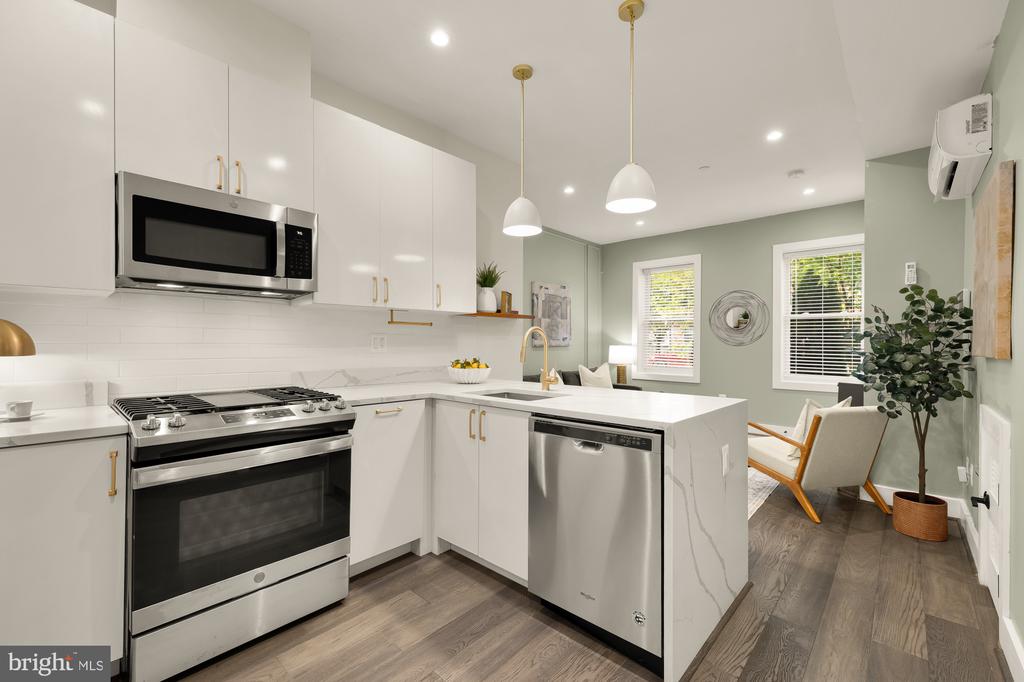 1120 PENN STREET NE Unit: 2