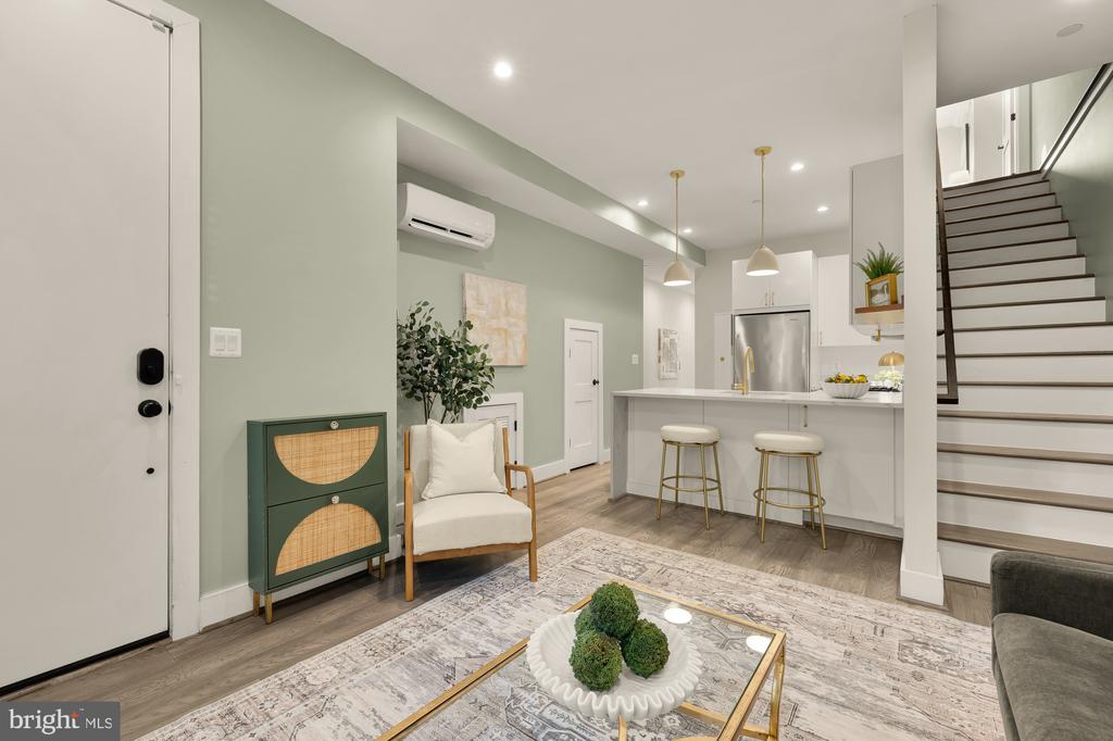 1120 PENN STREET NE Unit: 2