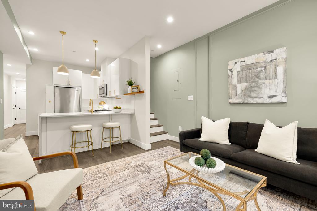 1120 PENN STREET NE Unit: 2