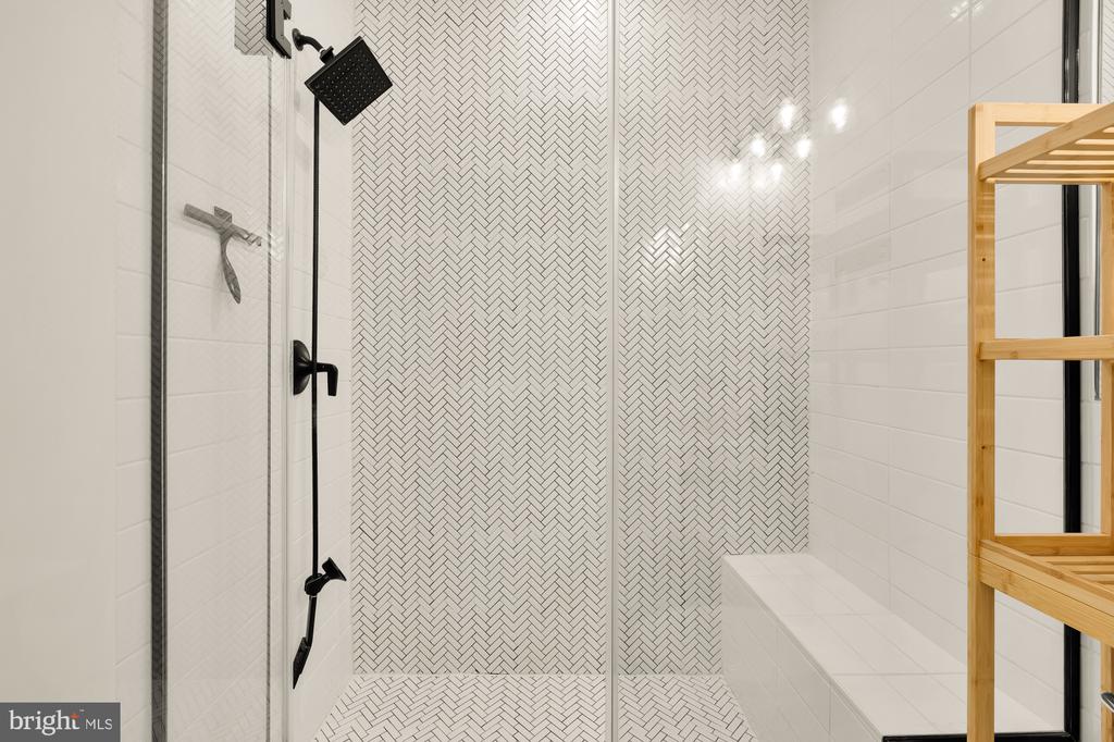 1120 PENN STREET NE Unit: 2