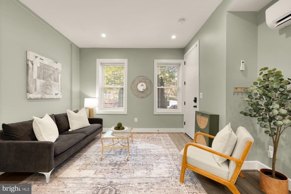 1120 PENN STREET NE Unit: 2