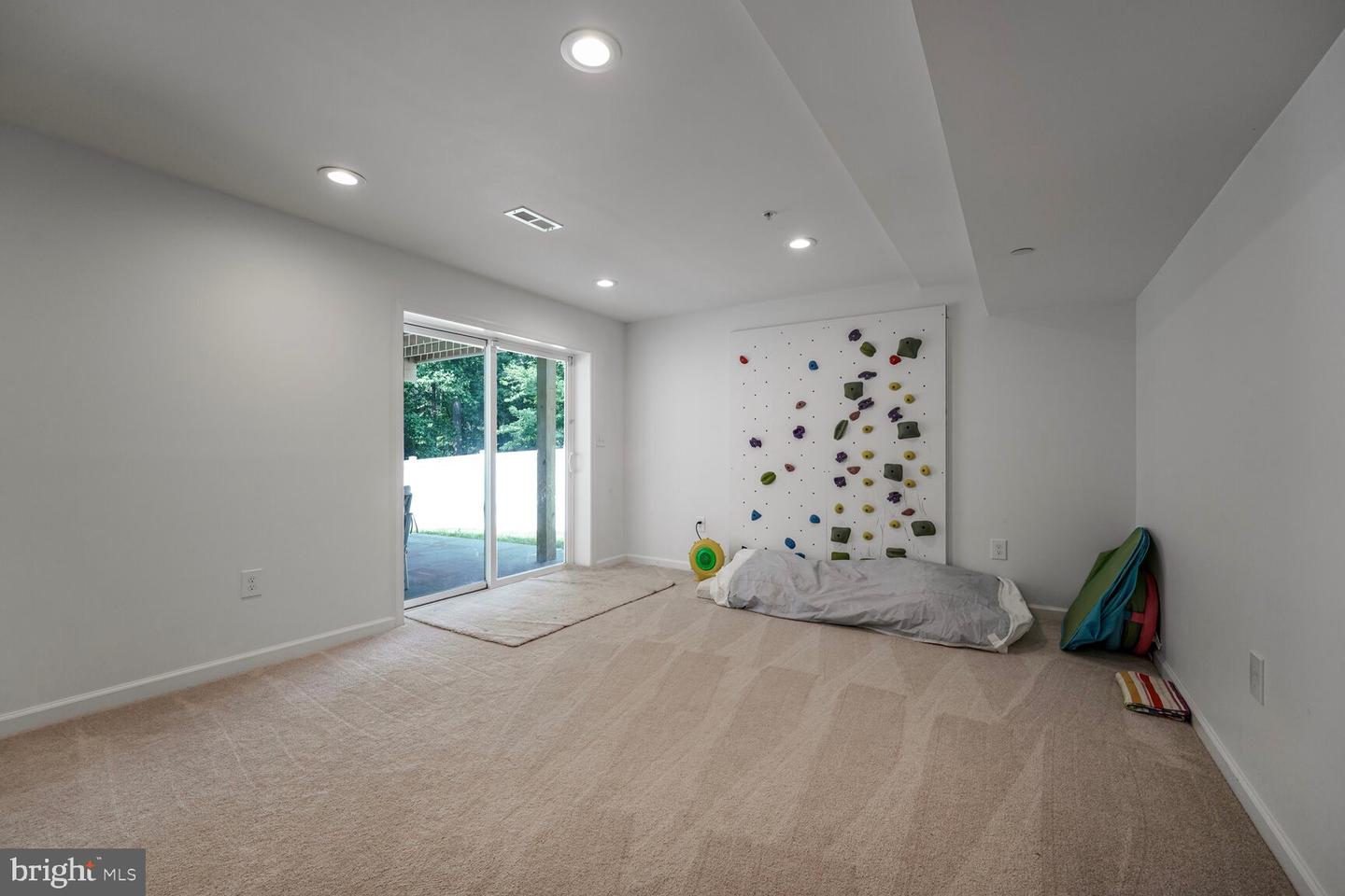 2604 Tree View Way