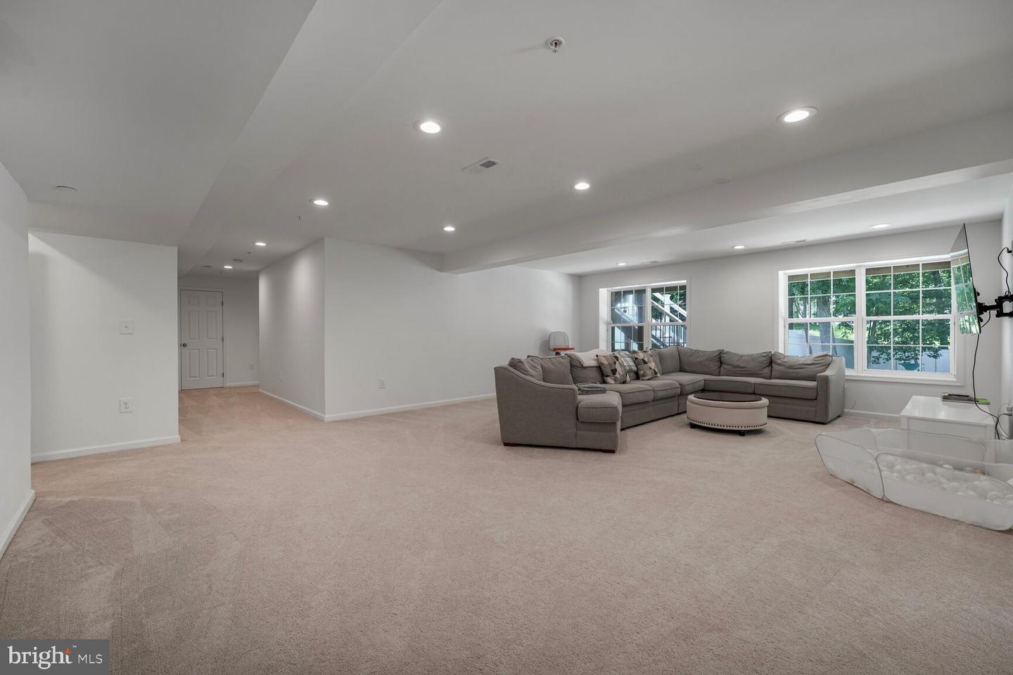 2604 Tree View Way