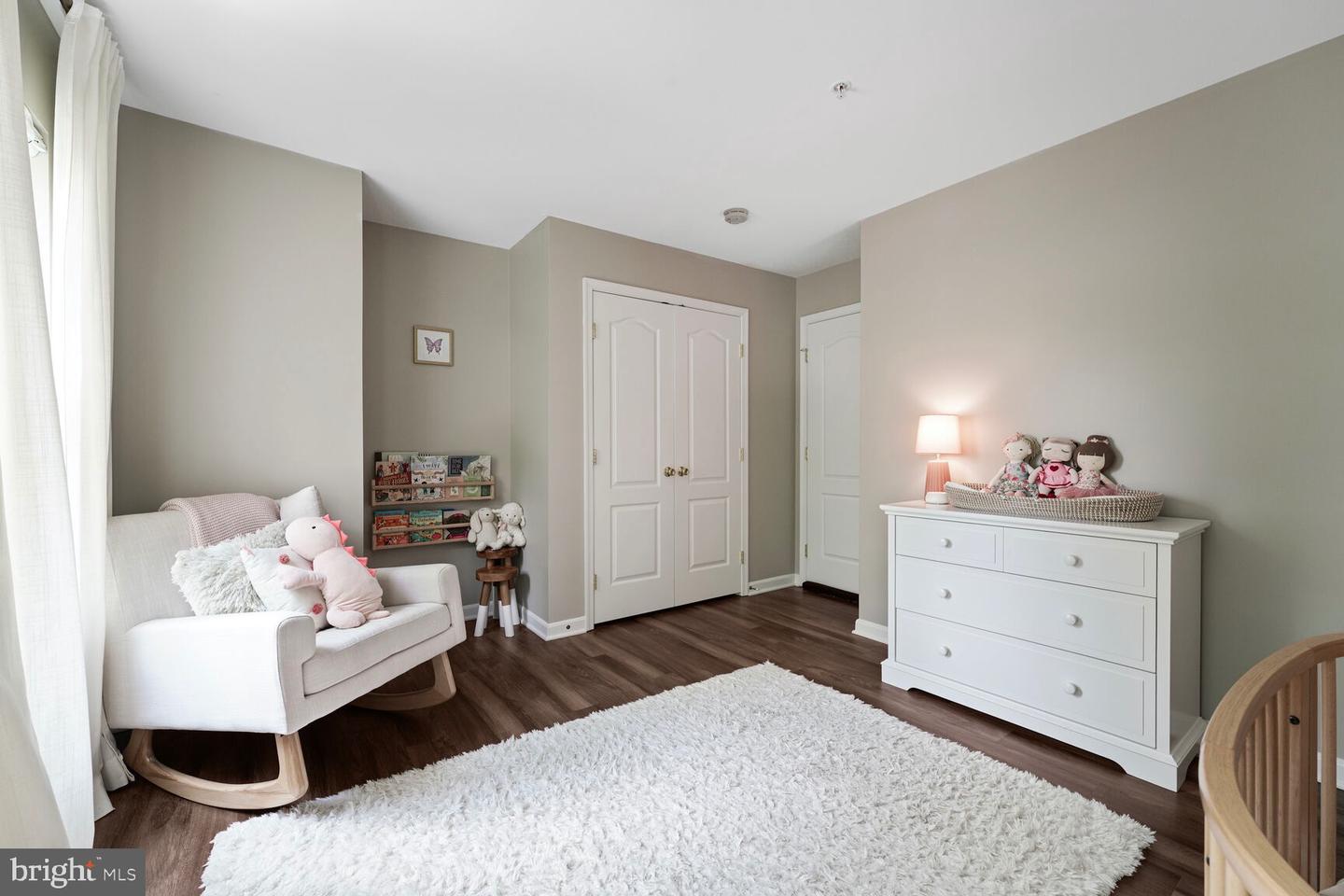 2604 Tree View Way