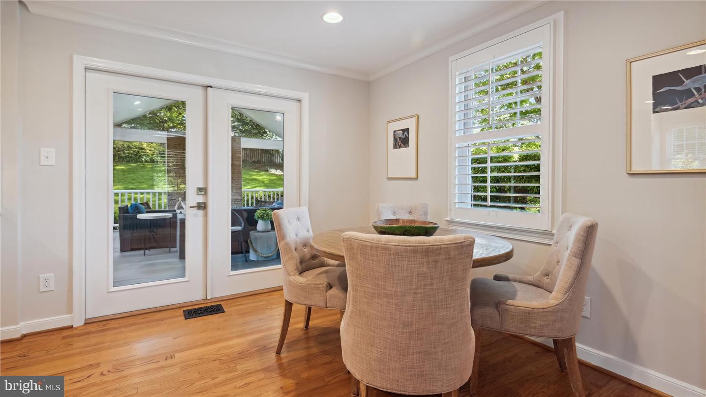 960 Patrick Henry Dr