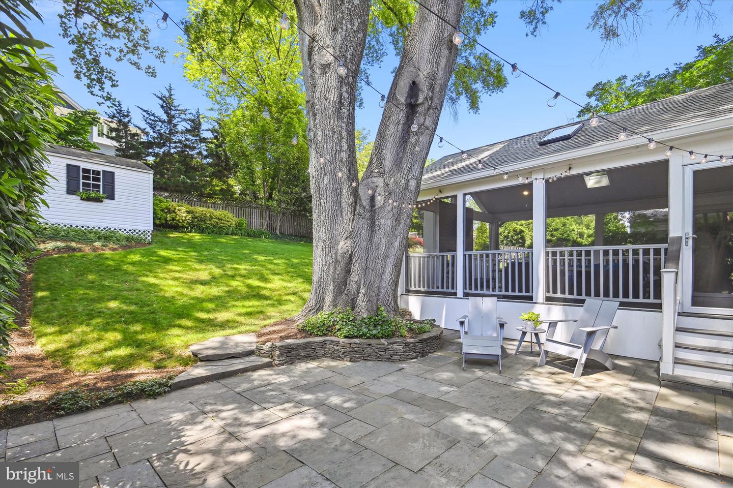 960 Patrick Henry Dr