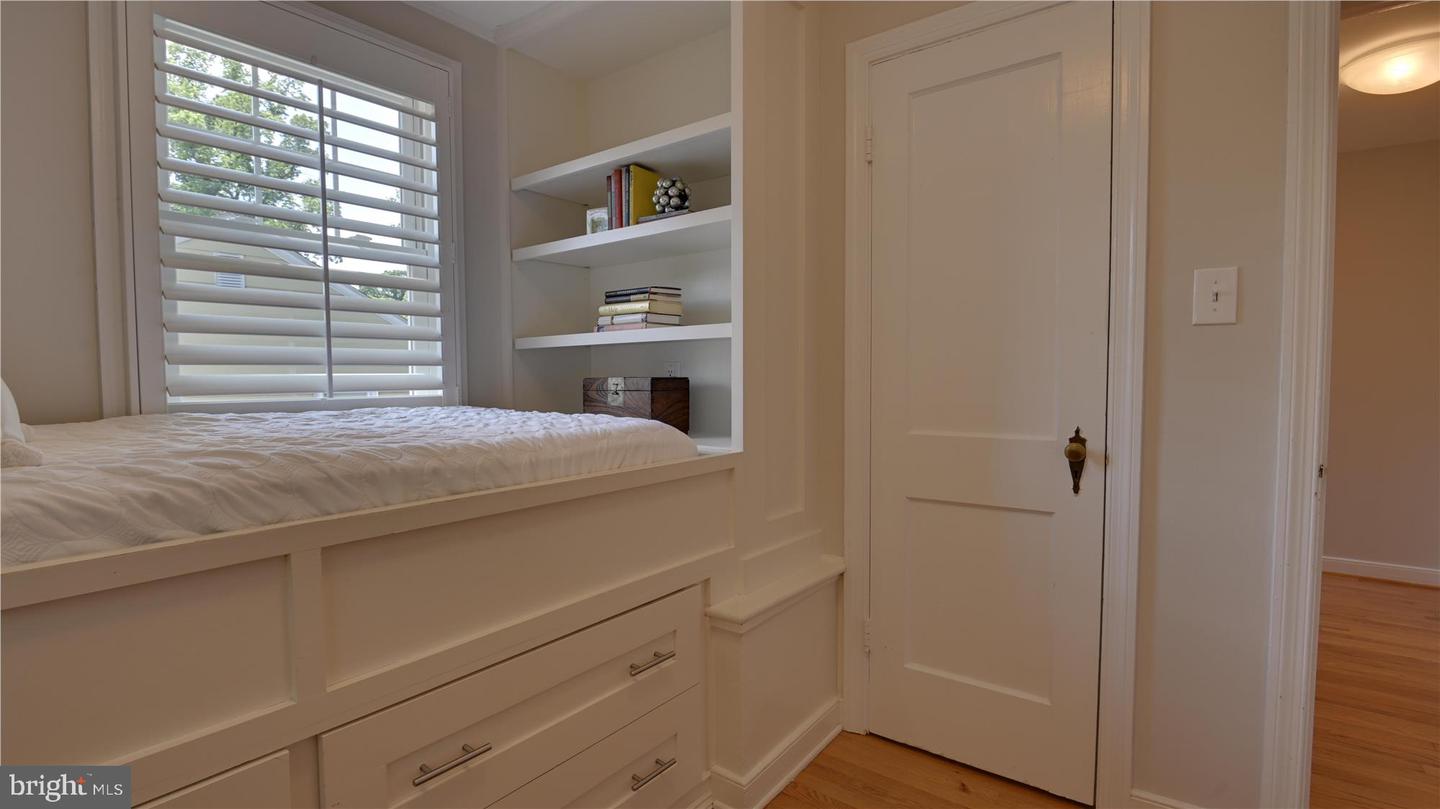 960 Patrick Henry Dr